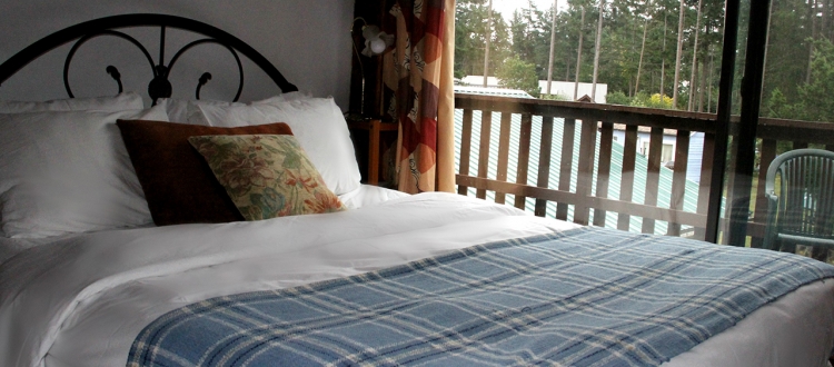 surf-lodge-1-double-1-single-room-7-001