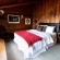 surf-lodge-1-queen-room-4-003